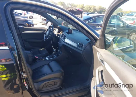 2015 Audi Q3 2.0T Premium Plus z USA, uszkodzony, nr VIN WA1EFCFSXFR012685